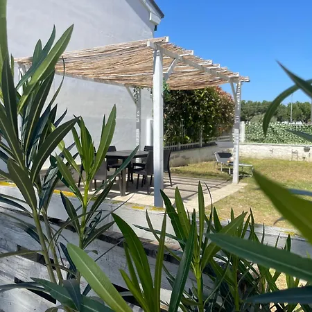 House - Sea Front- Narramondo